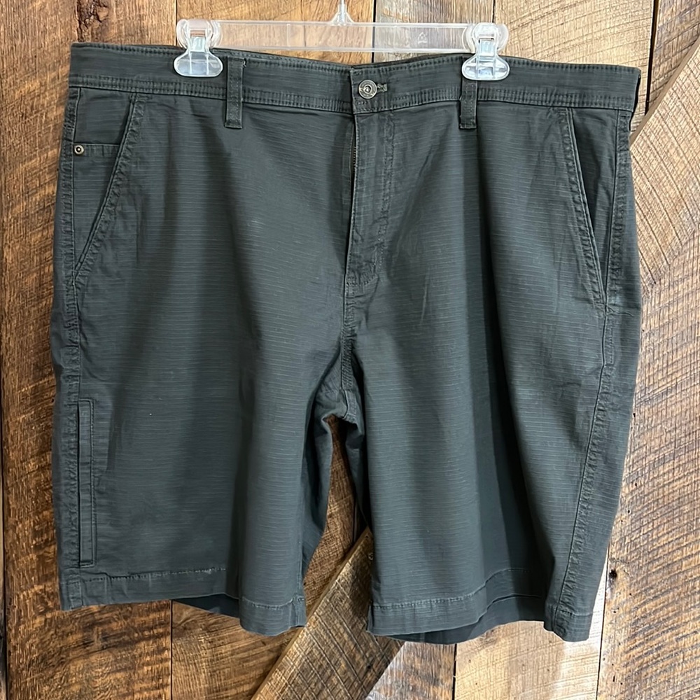 NWOT Weatherproof Mens Cotton/Spandex Ripstop Utility Shorts Sz 40 Dark Olive
